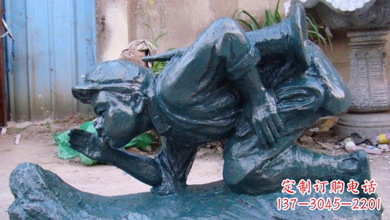 运城传统文化符号——小红军冲锋号雕塑