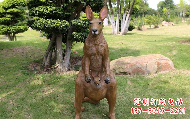 运城公园玻璃钢仿真袋鼠雕塑