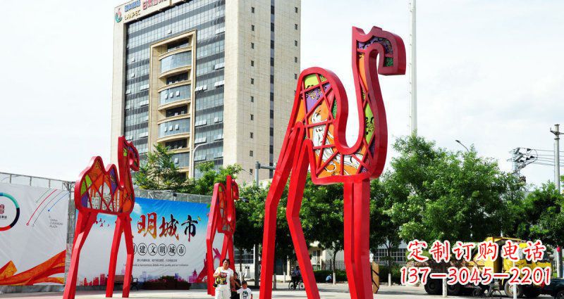 运城品质精良的公园不锈钢骆驼雕塑