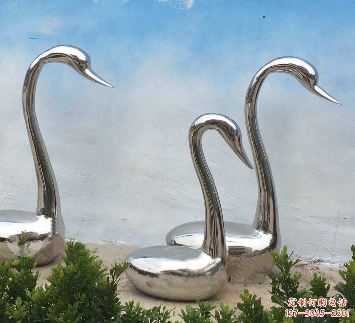 运城精美不锈钢抽象天鹅座椅雕塑