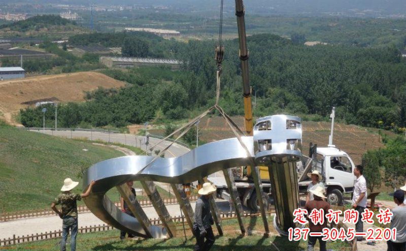 运城公园竖琴雕塑——缔造完美的艺术景观