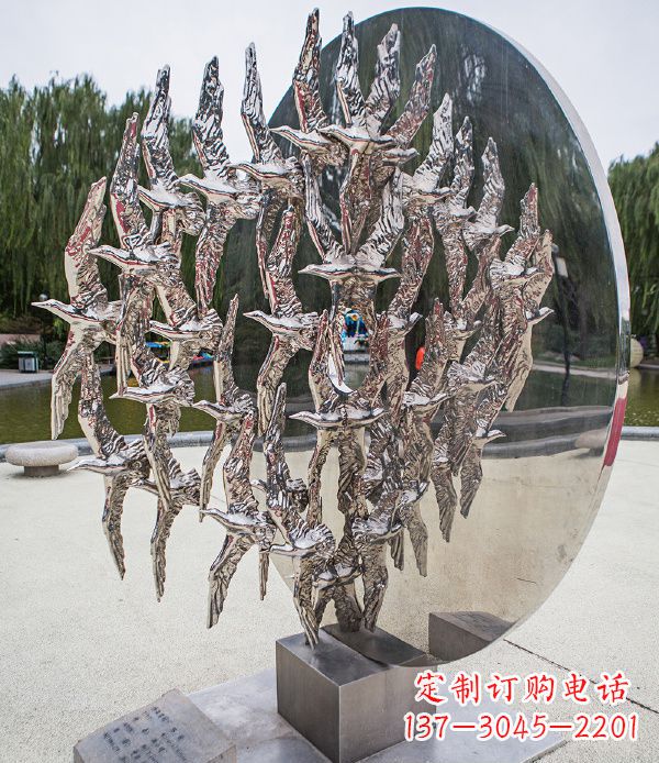 运城欣赏鸽子轻盈的美丽——不锈钢动物鸽子雕塑
