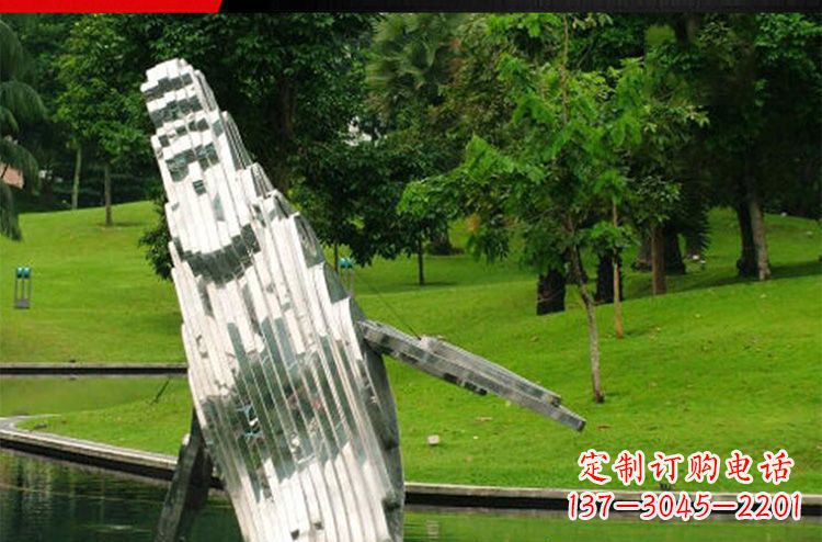 运城温馨活泼的不锈钢动物企鹅雕塑