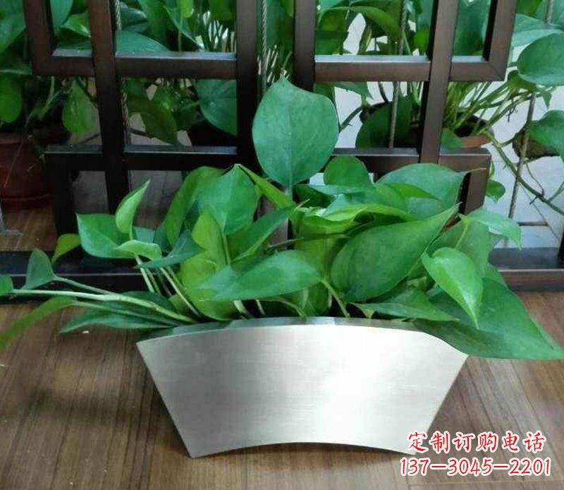 运城高质量不锈钢花盆雕塑,享受自然完美烘托
