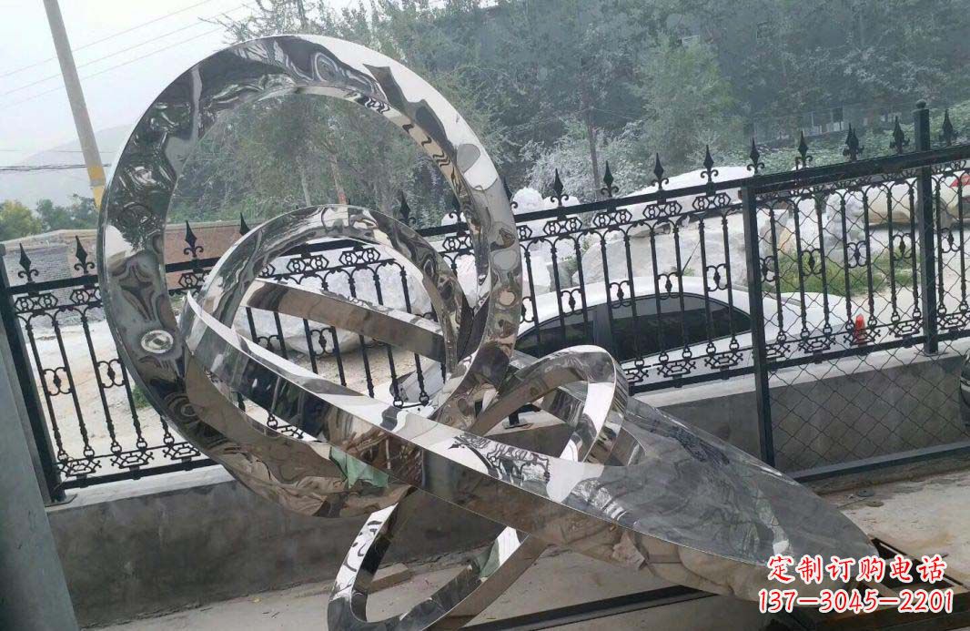 运城宁静湖畔,圆环景观雕塑助公园璀璨