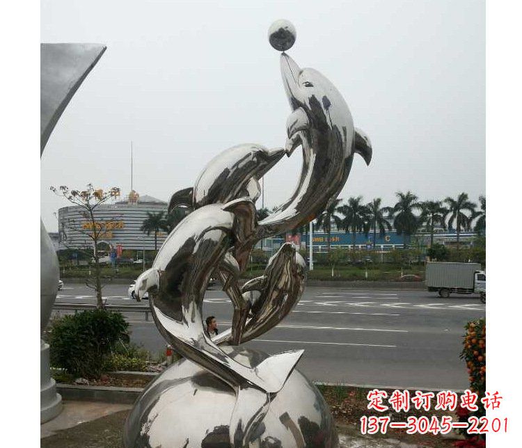 运城海豚雕塑多功能不锈钢跳跃玩球