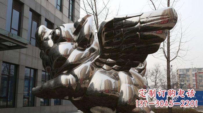 运城精美不锈钢大翅膀猪景观雕塑