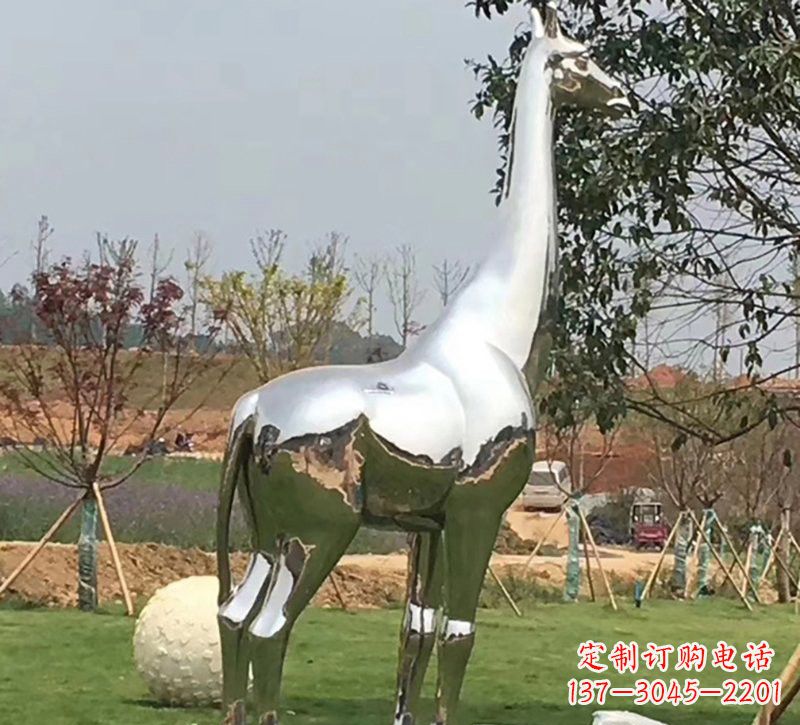 运城公园不锈钢长颈鹿雕塑