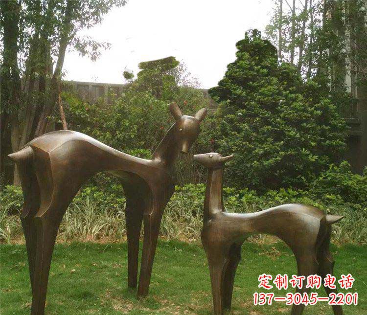 运城高贵优雅的母子鹿铜雕