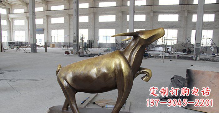 运城铜制华丽小牛动物雕塑