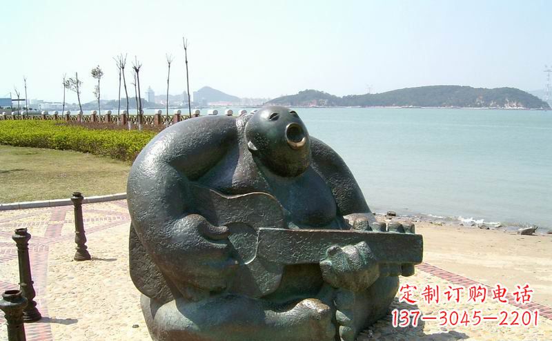 运城音乐驻足,公园弹吉他铜雕