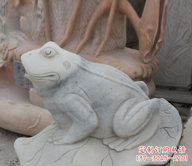运城青蛙雕塑生动逼真的公园动物雕塑