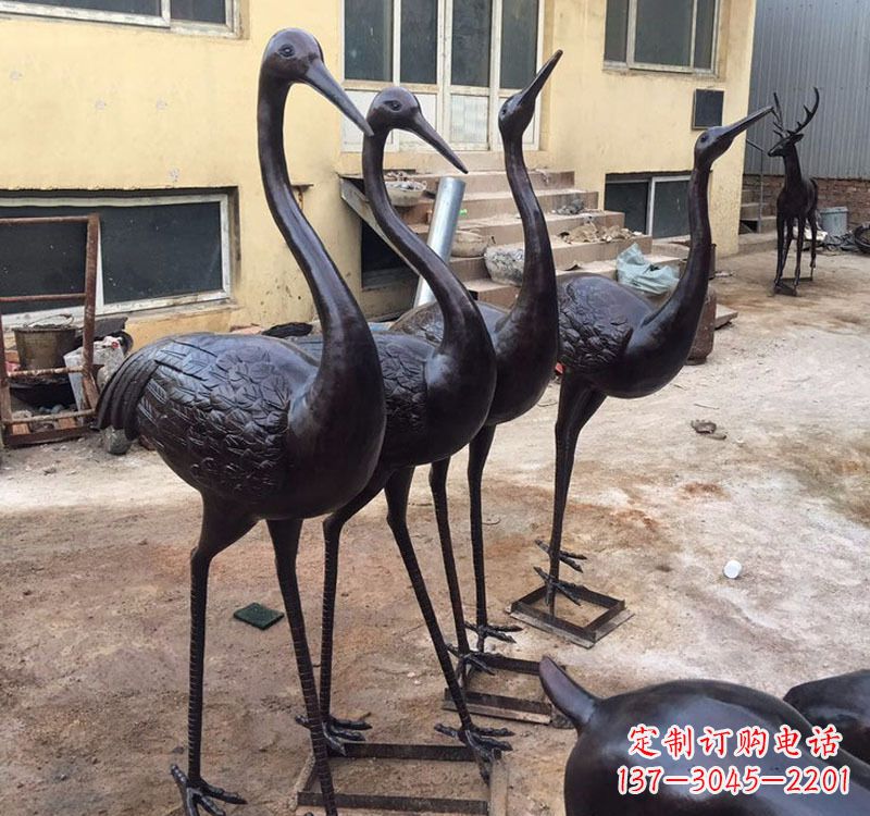 运城雕刻精致灵动的丹顶鹤铜雕