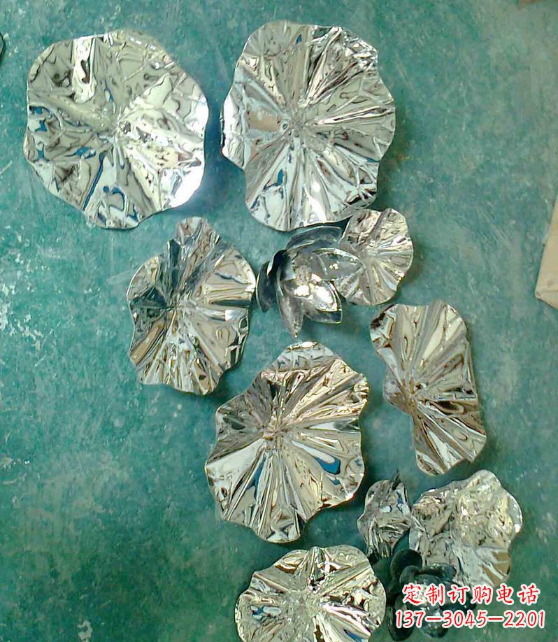 运城精致锻铜荷叶造型雕塑