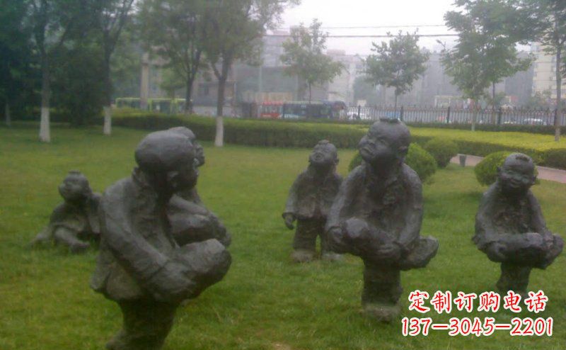 运城中领雕塑为您打造精美的儿童斗鸡雕塑