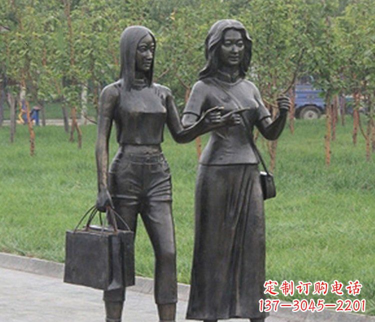 运城艺术精品铜雕——公园逛街女性人物铜雕塑