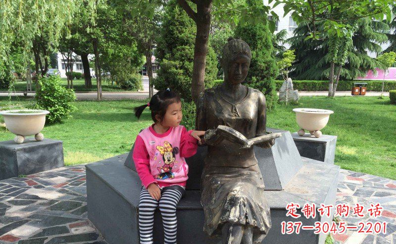 运城优雅可爱的女孩铜雕