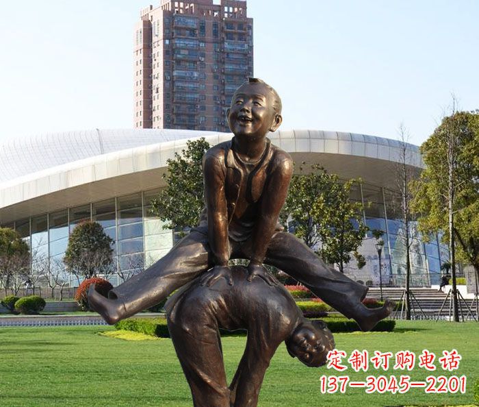 运城童趣十足的山羊铜雕