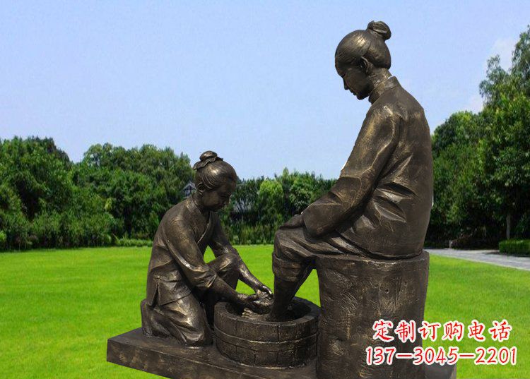 运城浓浓爱意的母爱,定制青铜铸造的母亲雕塑