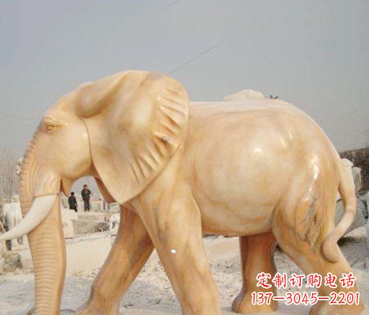 运城公园晚霞红大象雕塑