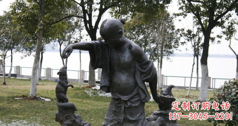 运城铜质高端松鼠雕塑
