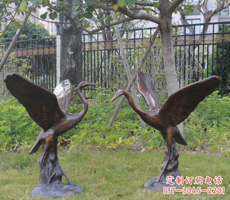 运城高雅实木雕刻精美仙鹤景观玻璃钢仿铜摆件