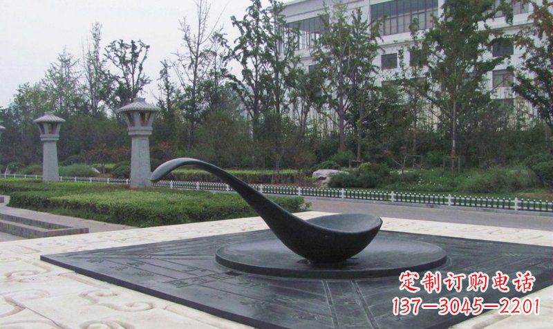 运城中领雕塑指南针铜雕——定制你的独特景观
