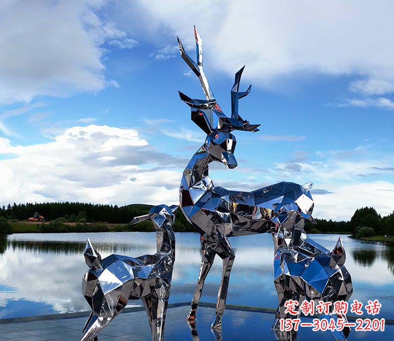 运城中领雕塑出品:优雅梅花鹿不锈钢雕塑