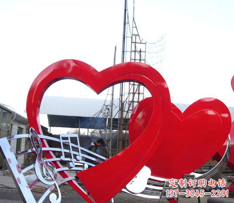 运城中领雕塑:音符桃心景观雕塑,给你的生活带去美妙的旋律