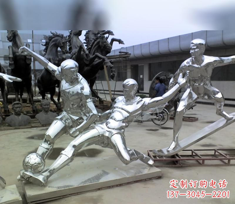 运城中领雕塑定制的不锈钢足球运动雕塑