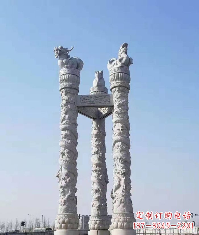 运城领雕塑:十二生肖石柱多彩景观