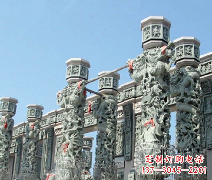运城青石龙柱雕塑，装点热闹的广场景观