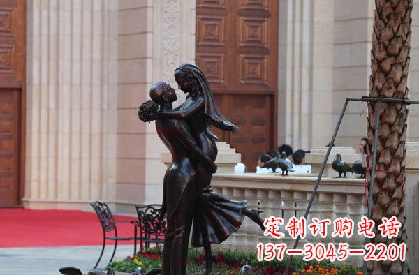 运城广场浪漫情侣人物铜雕
