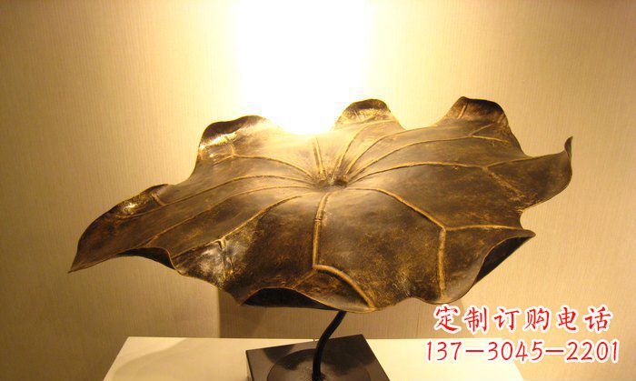 运城深受人们喜爱的铜雕荷叶雕塑,由贵金属精铸…