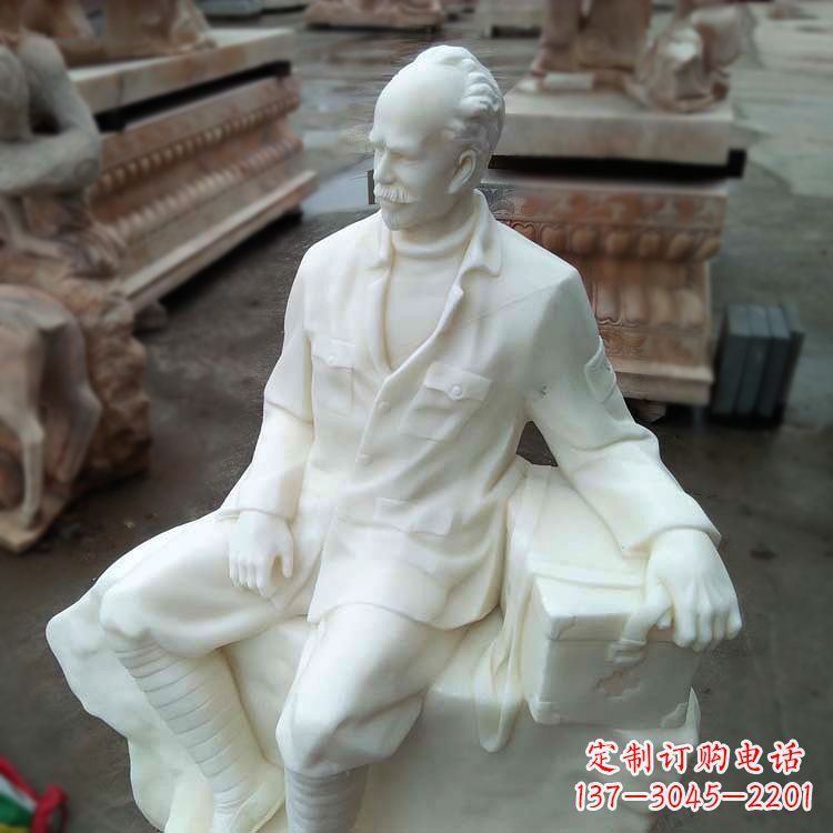 运城经典白求恩坐姿雕塑
