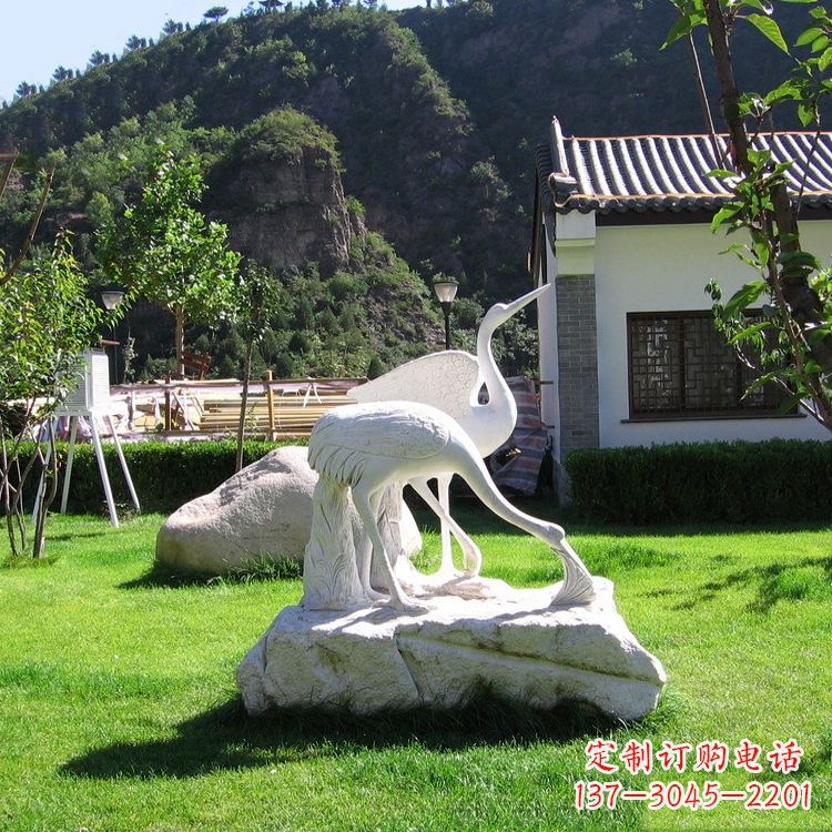 运城仙鹤石雕公园草坪动物雕塑