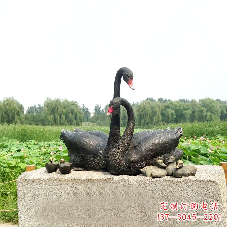 运城雕刻精致的天鹅铜雕摆件