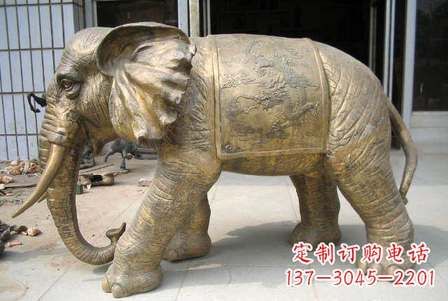 运城黄铜大象雕塑,让你的空间充满热情