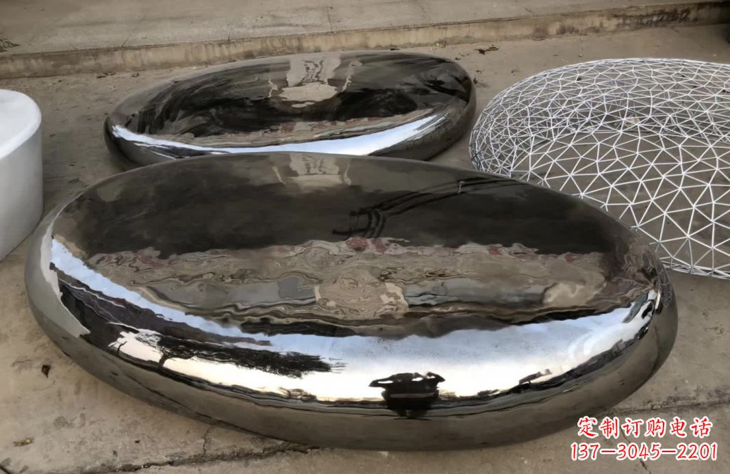 运城享受艺术的魅力,请选择中领雕塑的镜面不锈钢鹅卵石雕塑