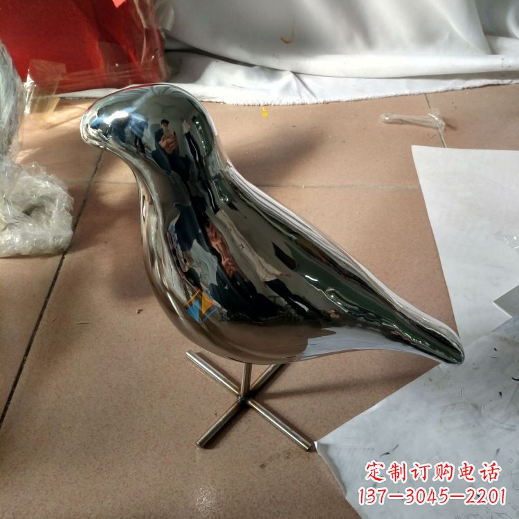 运城精致现代镜面不锈钢鸽子雕塑