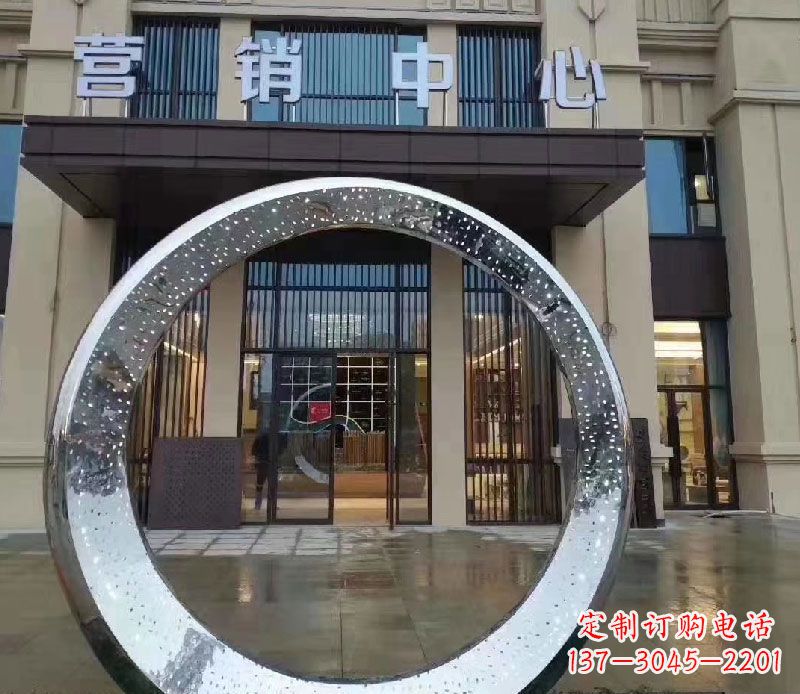 运城镜面时尚圆环不锈钢雕塑