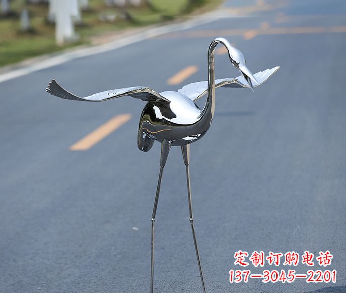 运城中领雕塑:酒店装饰精美仙鹤雕塑