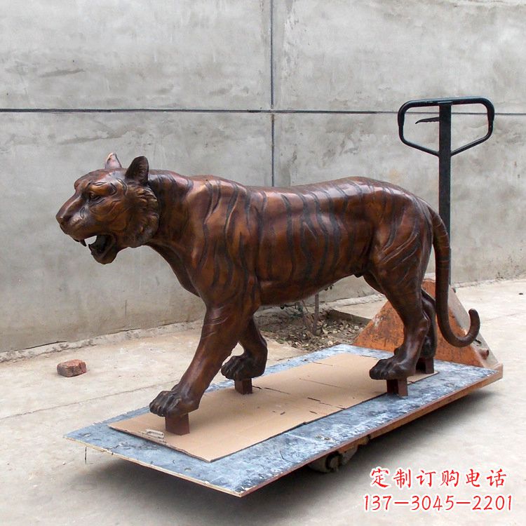 运城活力四射的老虎铜雕塑