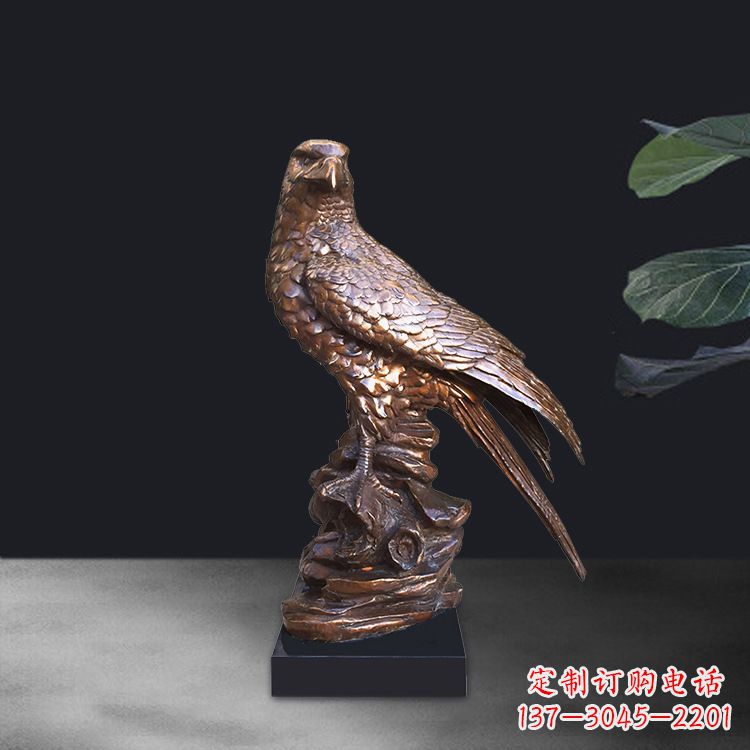 运城精美雕刻的老鹰雕塑摆件