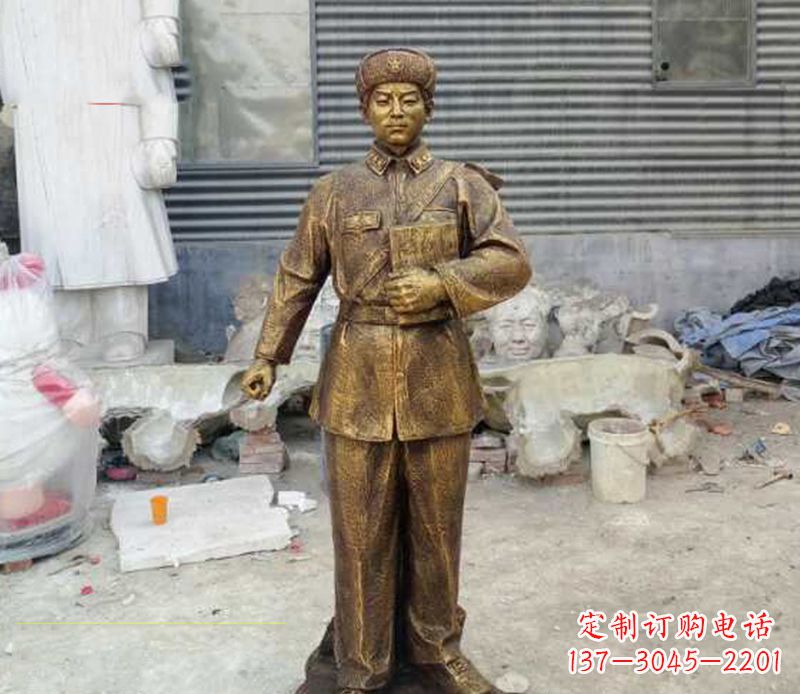 运城传承爱国精神,让雷锋雕塑永久守护家园