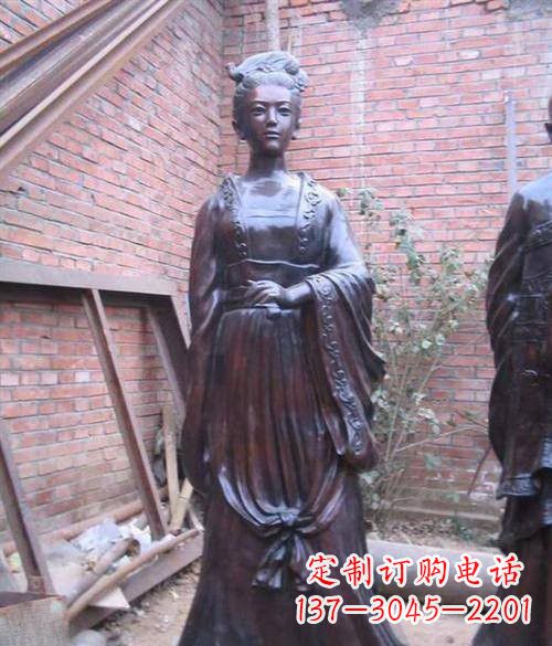 运城汹涌波澜中的李清照雕塑