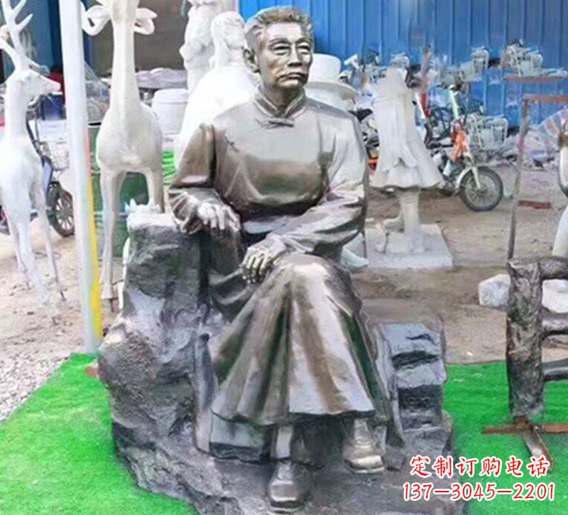 运城鲁迅铜雕塑,铸就永恒传奇
