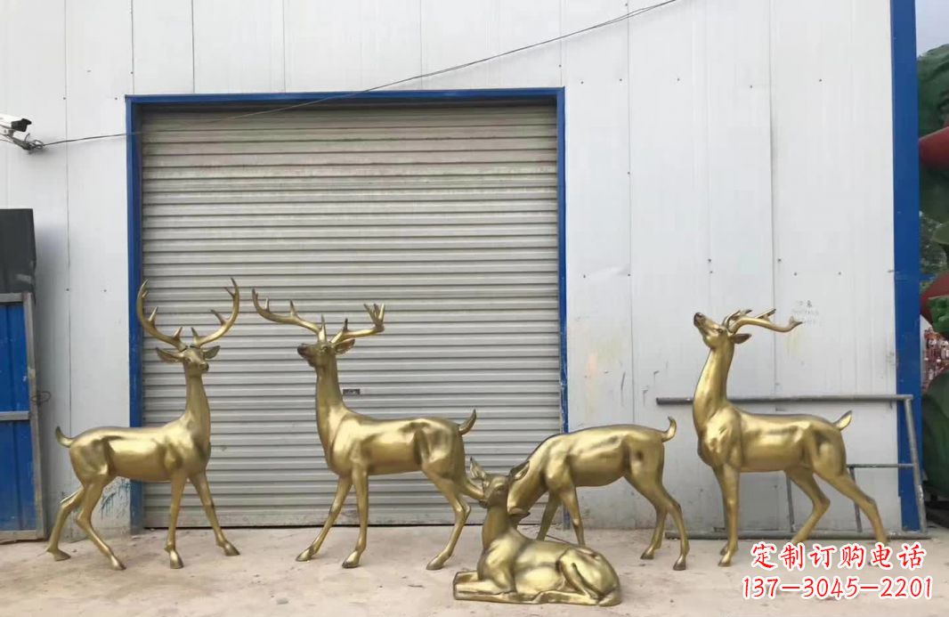 运城产自中领雕塑的手工鹿群铜雕塑,是一款以鹿…