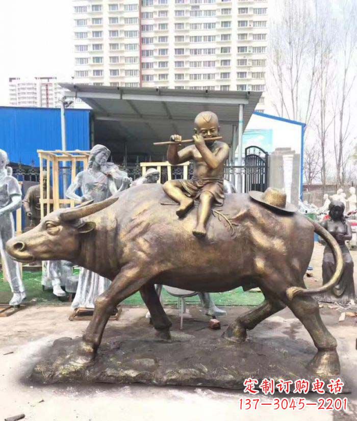 运城专为儿童量身定制的牧童骑在牛背吹笛铜雕