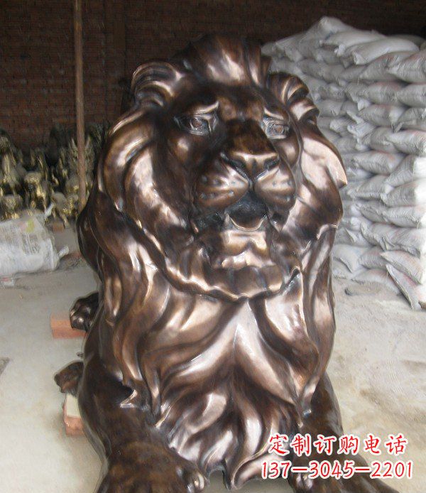 运城静静躺在你身边，西洋狮子铜雕塑给你精致的拥抱